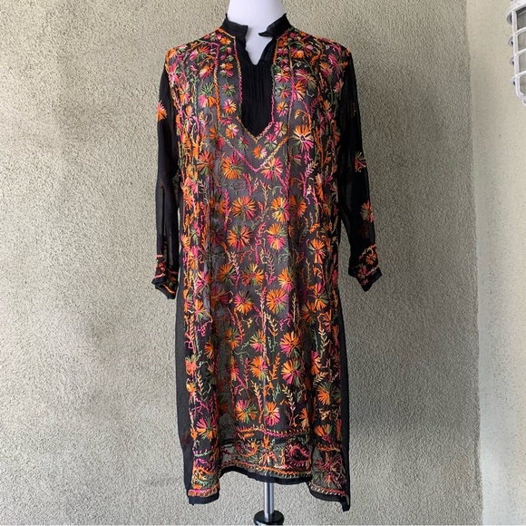 🔥5/$20🔥 Black Chiffon Tunic Embroidered size L - Picture 8 of 12
